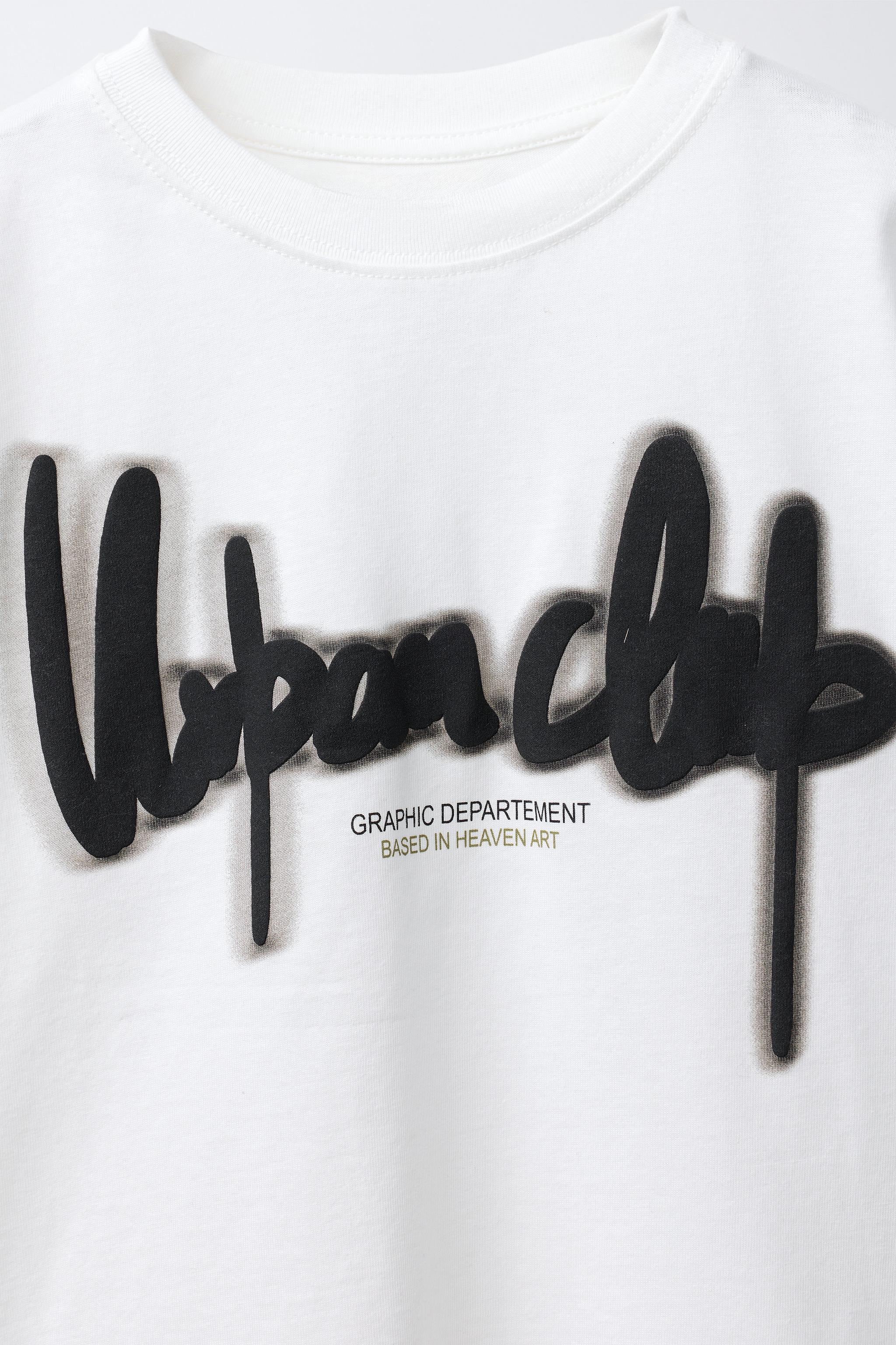 T-SHIRT À INSCRIPTION EN RELIEF